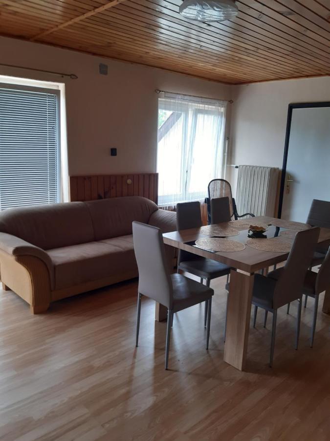 Toldi Apartman Hotel Keszthely Bagian luar foto